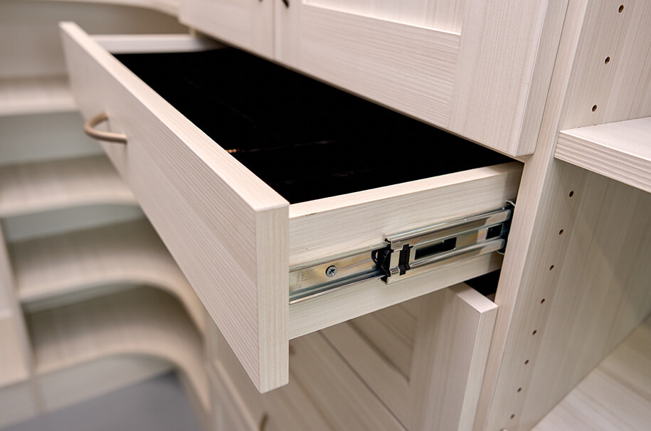 Built-In Drawers & Accessories
